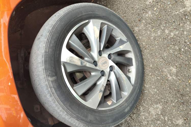 Used BYD Song 2016 1.5TI Manual Luxury Model Left Front Wheel Hub