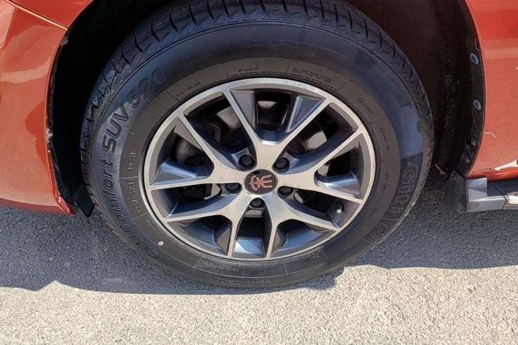 Used BYD Song 2016 GaiShi Edition 1.5TI Manual Elite Model Left Front Wheel Hub