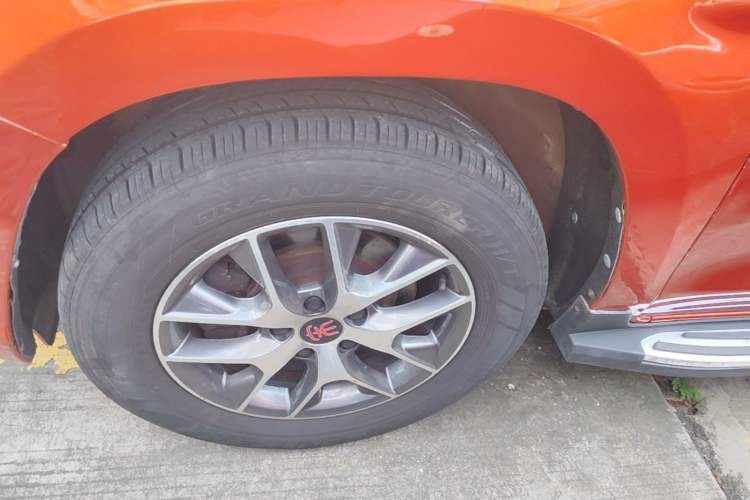 Used BYD Song 2016 GaiShi Edition 1.5TI Manual Elite Model Left Front Wheel Hub