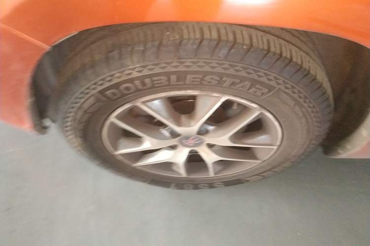 Used BYD Song 2016 GaiShi Edition 1.5TID Automatic Elite Model Left Front Wheel Hub