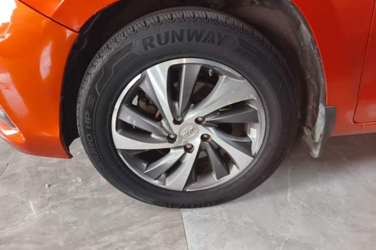 Used BYD Song 2016 1.5TI Manual Luxury Model Left Front Wheel Hub