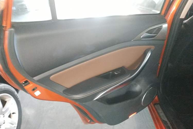 Used BYD Song 2016 GaiShi Edition 1.5TID Automatic Elite Model Left Rear Door Interior