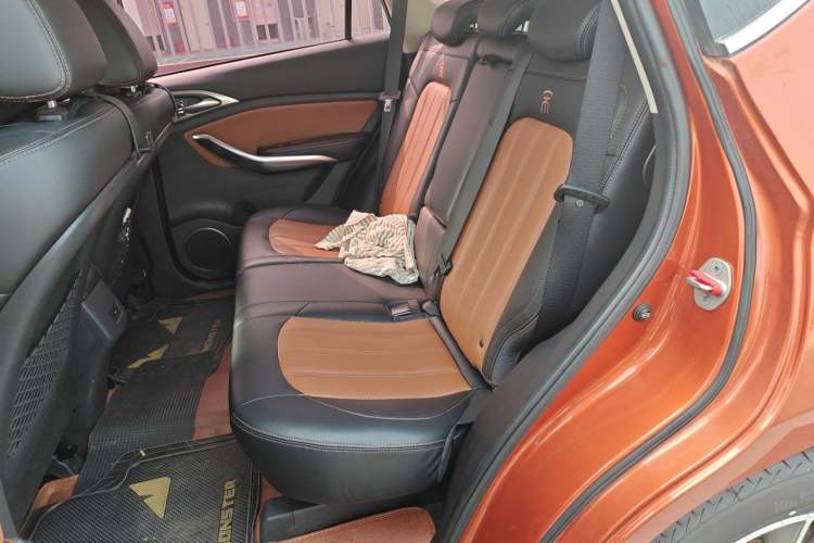 Used BYD Song 2016 GaiShi Edition 1.5TID Automatic Elite Model Left Rear Seat