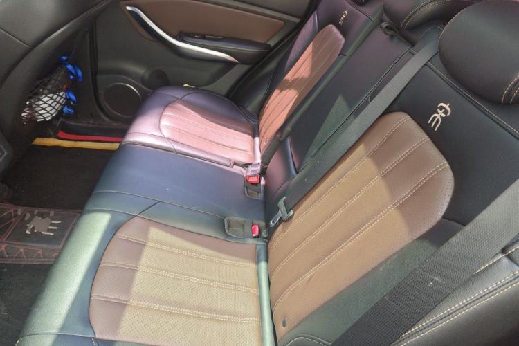 Used BYD Song 2016 Gaishi Edition 1.5TI Manual Haoya Model Left Rear Seat