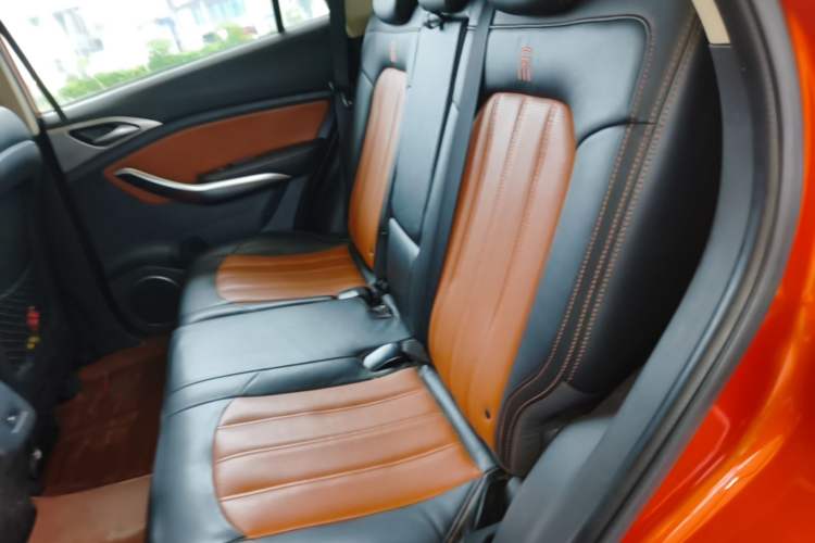 Used BYD Song 2016 GaiShi Edition 1.5TID Automatic Elite Model Left Rear Seat