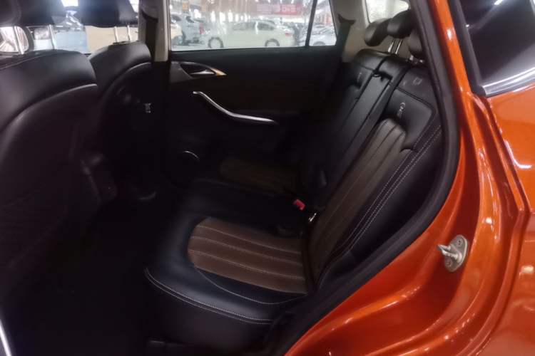 Used BYD Song 2016 GaiShi Edition 1.5TID Automatic Elite Model Left Rear Seat