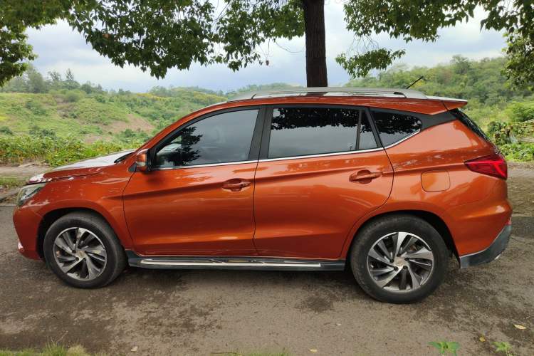 Used BYD Song 2016 1.5TI Manual Luxury Model Left Side
