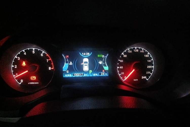 Used BYD Song 2016 GaiShi Edition 1.5TID Automatic Elite Model Odometer Close Up