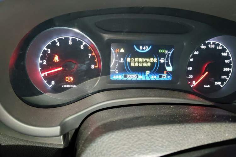 Used BYD Song 2016 2.0TID Automatic Prestige Edition Odometer Close Up