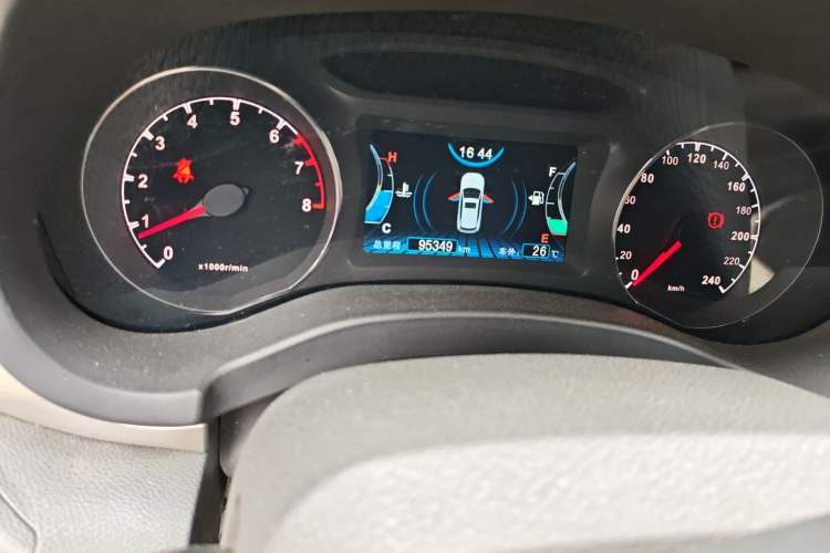 Used BYD Song 2016 GaiShi Edition 1.5TI Manual Elite Model Odometer Close Up