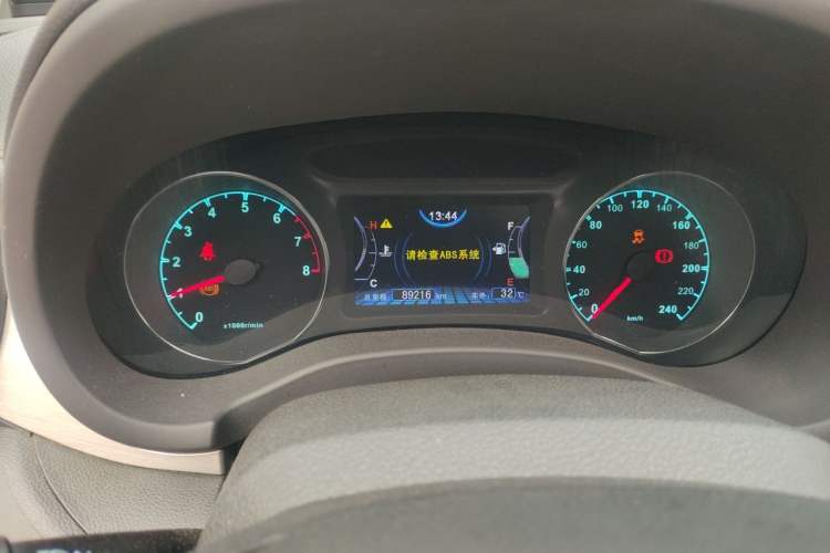 Used BYD Song 2016 1.5TI Manual Luxury Model Odometer Close Up