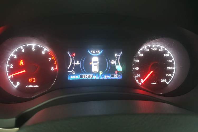 Used BYD Song 2016 GaiShi Edition 1.5TID Automatic Elite Model Odometer Close Up