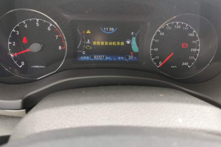Used BYD Song 2016 Gaishi Edition 1.5TI Manual Haoya Model Odometer Close Up