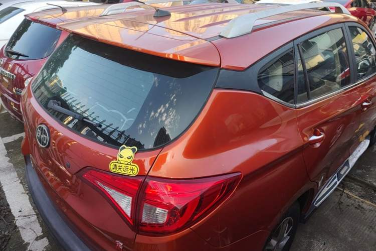 Used BYD Song 2016 GaiShi Edition 1.5TI Manual Elite Model Rear Right 45 Deg