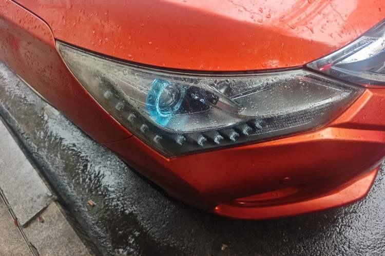 Used BYD Song 2016 Gaishi Edition 1.5TID Automatic Luxury Model Right Front Headlight