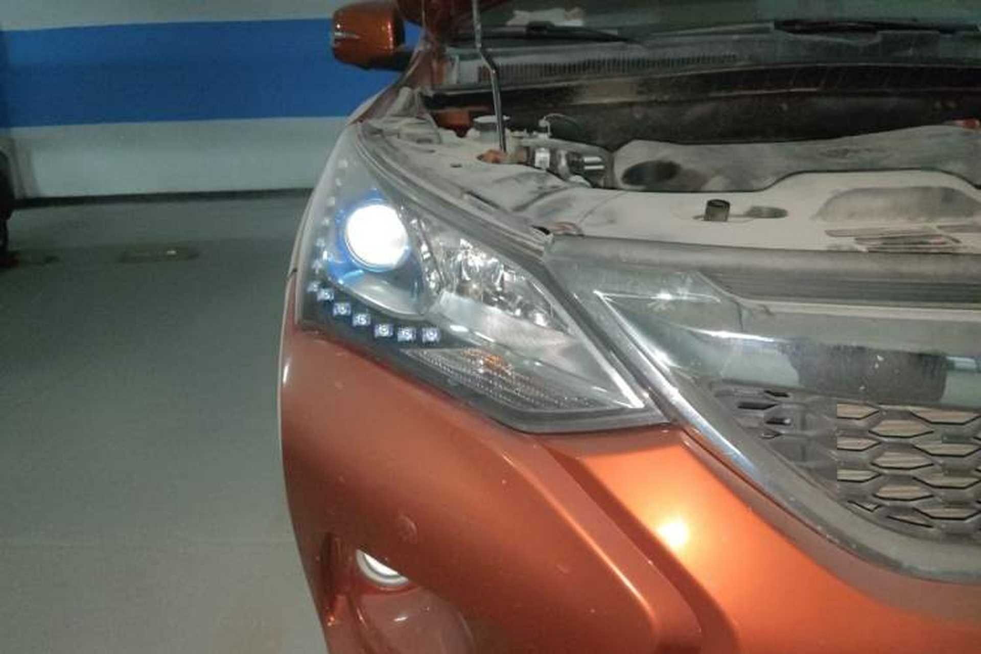 Used BYD Song 2016 GaiShi Edition 1.5TI Manual Elite Model Right Front Headlight