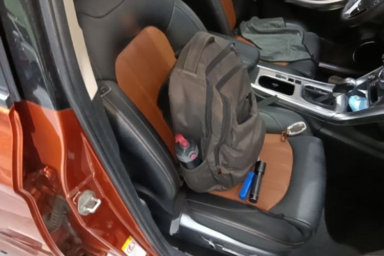 Used BYD Song 2016 2.0TID Automatic Prestige Edition Right Front Seat