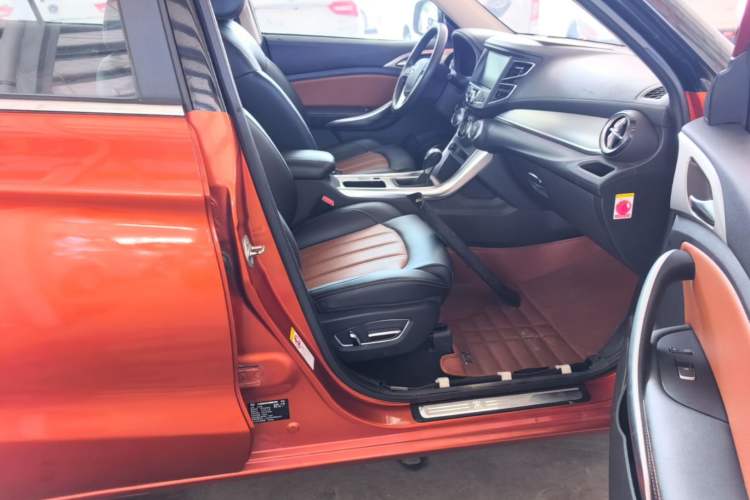 Used BYD Song 2016 2.0TID Automatic Prestige Edition Right Front Seat