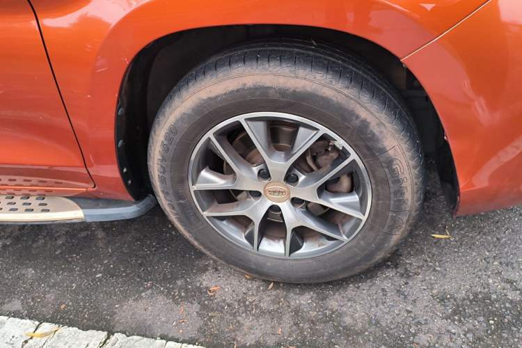 Used BYD Song 2016 1.5TI Manual Luxury Model Right Front Wheel Hub