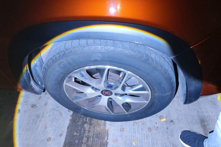 Used BYD Song 2016 GaiShi Edition 1.5TID Automatic Elite Model Right Front Wheel Hub
