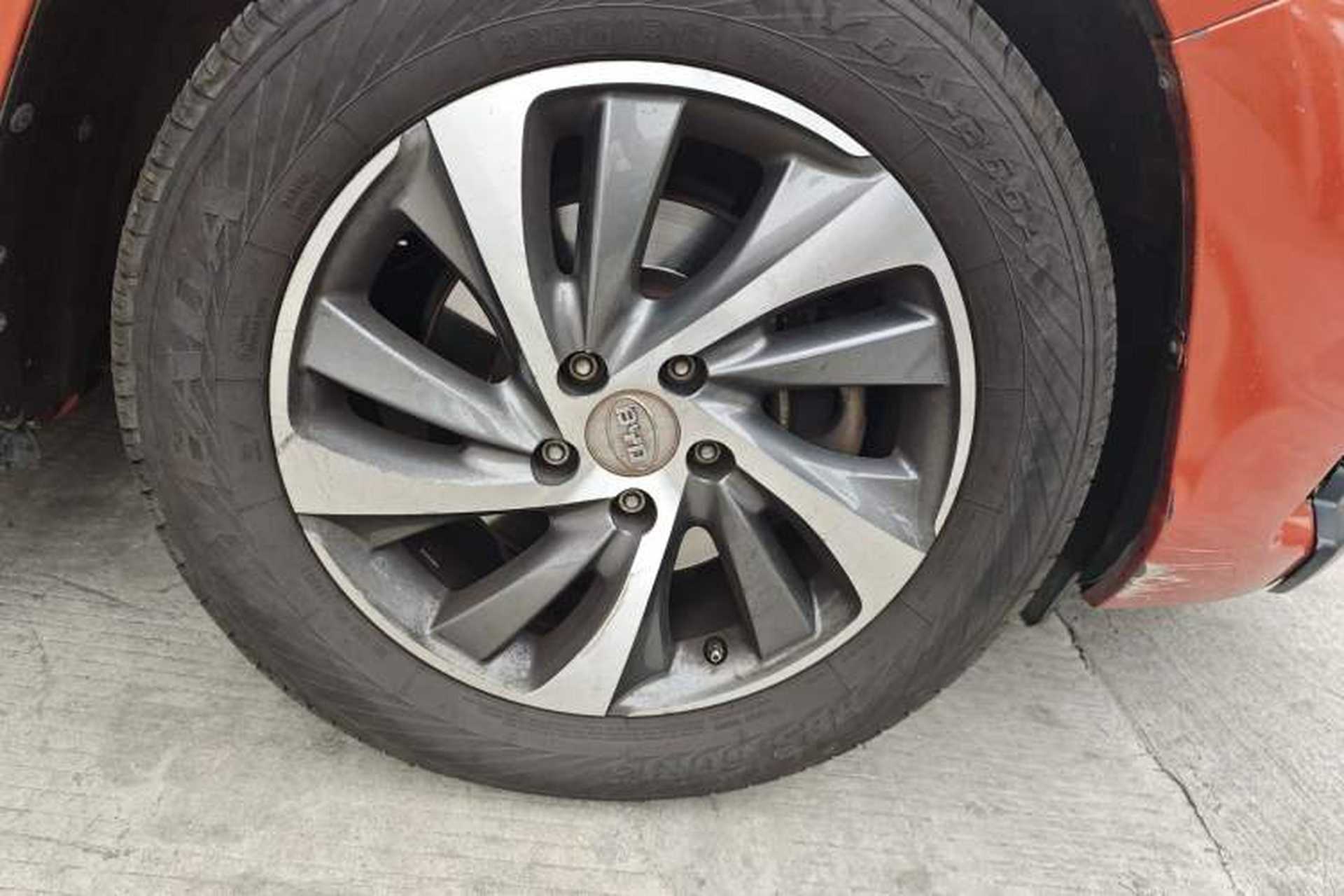 Used BYD Song 2016 2.0TID Automatic Prestige Edition Right Front Wheel Hub