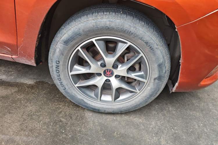 Used BYD Song 2016 GaiShi Edition 1.5TI Manual Elite Model Right Front Wheel Hub