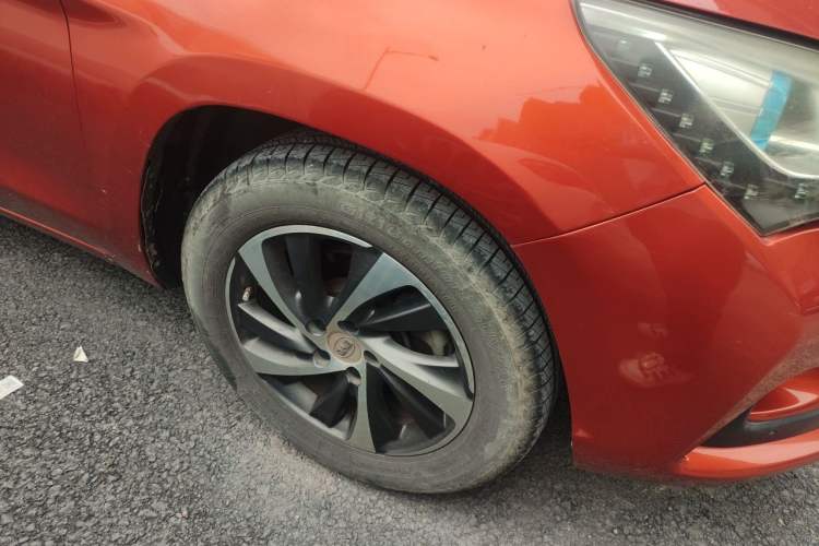 Used BYD Song 2016 1.5TI Manual Luxury Model Right Front Wheel Hub
