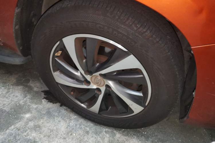 Used BYD Song 2016 2.0TID Automatic Prestige Edition Right Front Wheel Hub