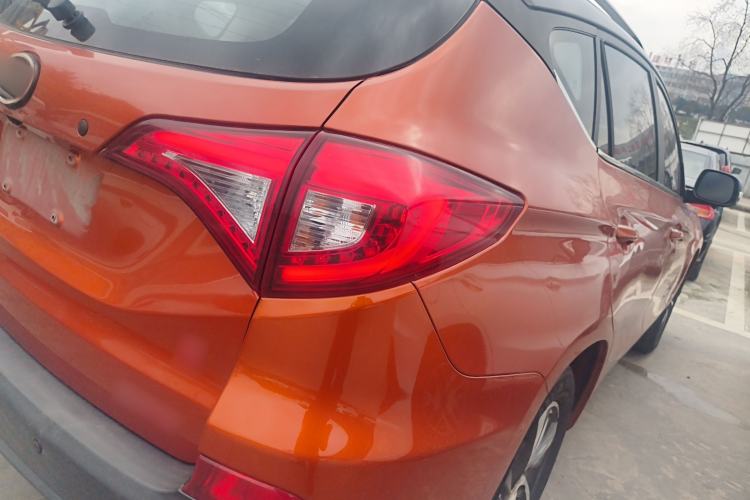 Used BYD Song 2016 2.0TID Automatic Flagship Edition Right Rear Taillight