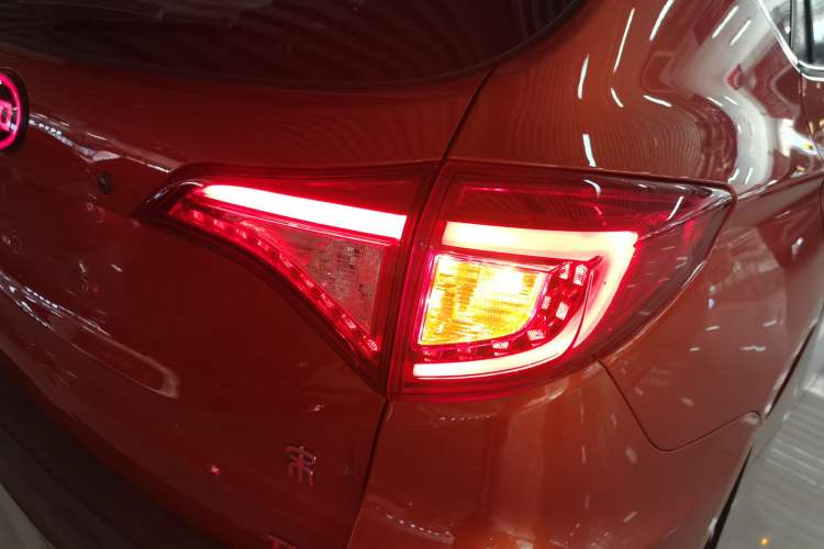 Used BYD Song 2016 1.5TI Manual Luxury Model Right Rear Taillight