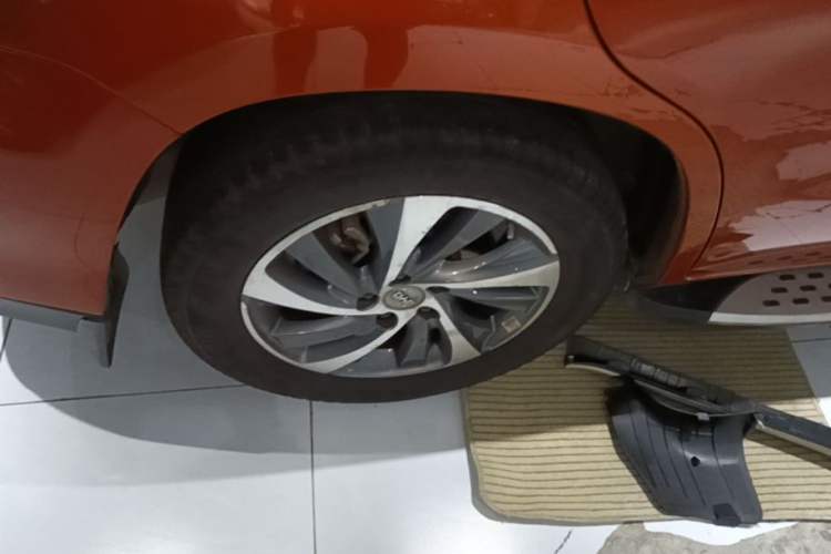 Used BYD Song 2016 2.0TID Automatic Prestige Edition Right Rear Wheel Hub