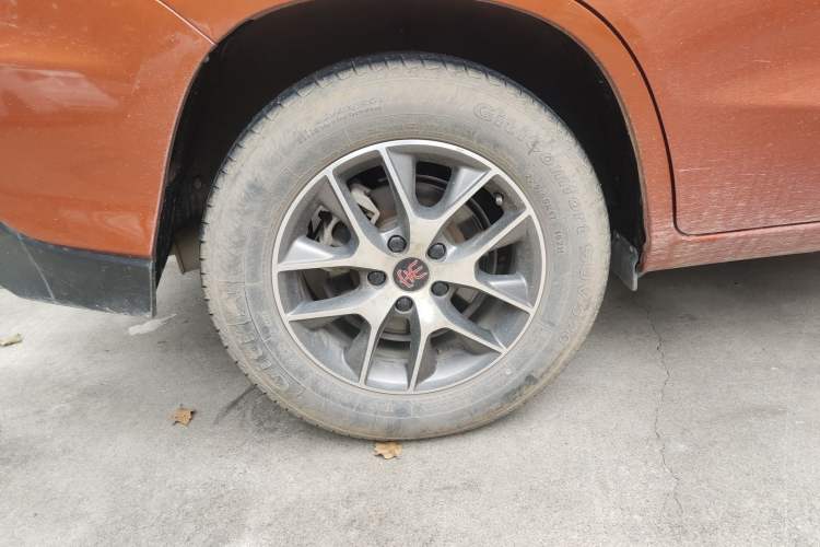 Used BYD Song 2016 GaiShi Edition 1.5TI Manual Elite Model Right Rear Wheel Hub