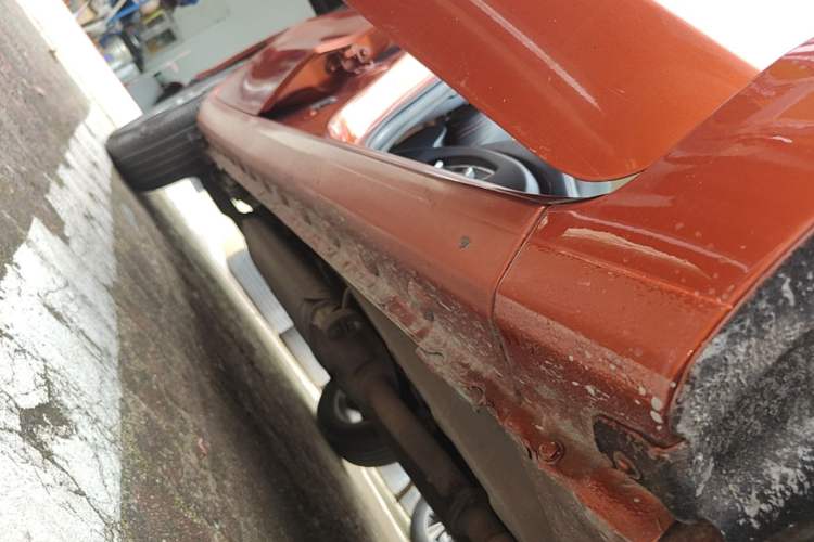 Used BYD Song 2016 2.0TID Automatic Prestige Edition Right Side Sill