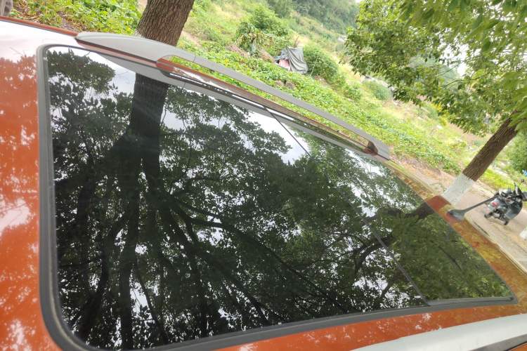 Used BYD Song 2016 1.5TI Manual Luxury Model Roof
