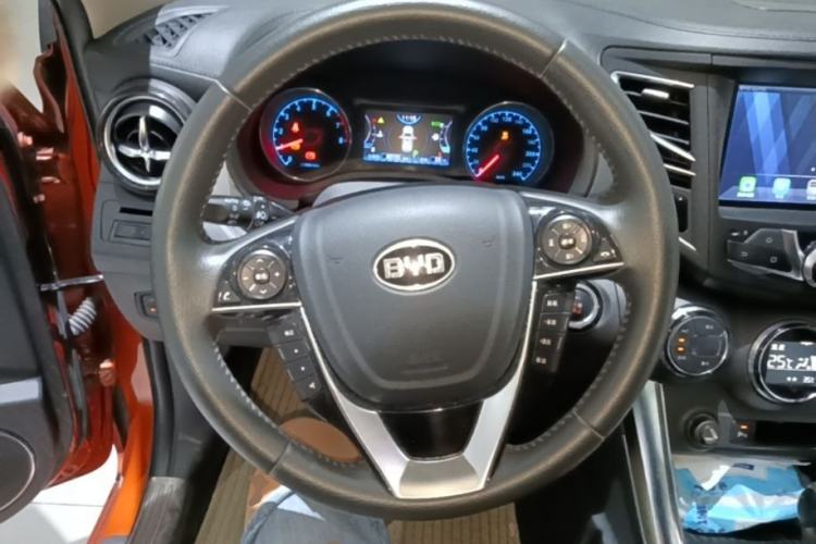 Used BYD Song 2016 2.0TID Automatic Prestige Edition Steering Wheel