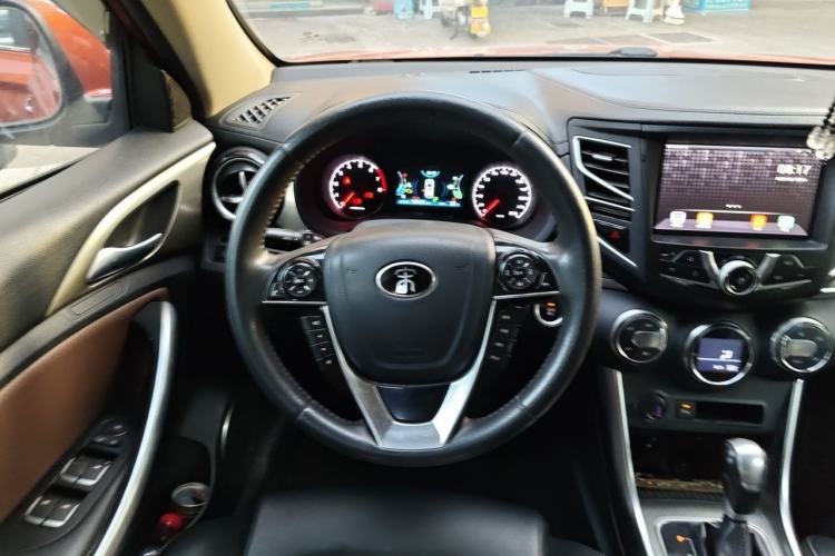 Used BYD Song 2016 GaiShi Edition 1.5TID Automatic Elite Model Steering Wheel