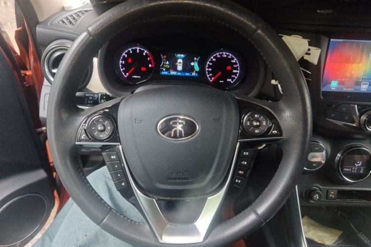Used BYD Song 2016 Gaishi Edition 1.5TI Manual Haoya Model Steering Wheel