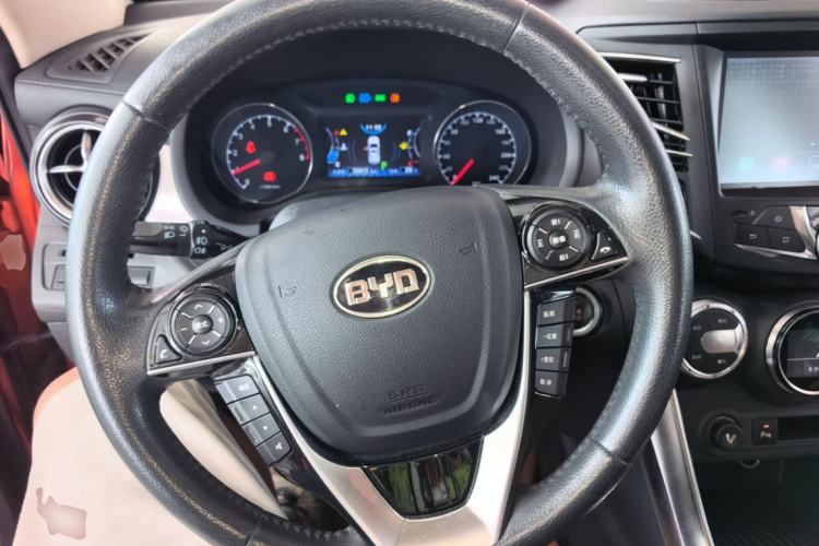 Used BYD Song 2016 2.0TID Automatic Prestige Edition Steering Wheel