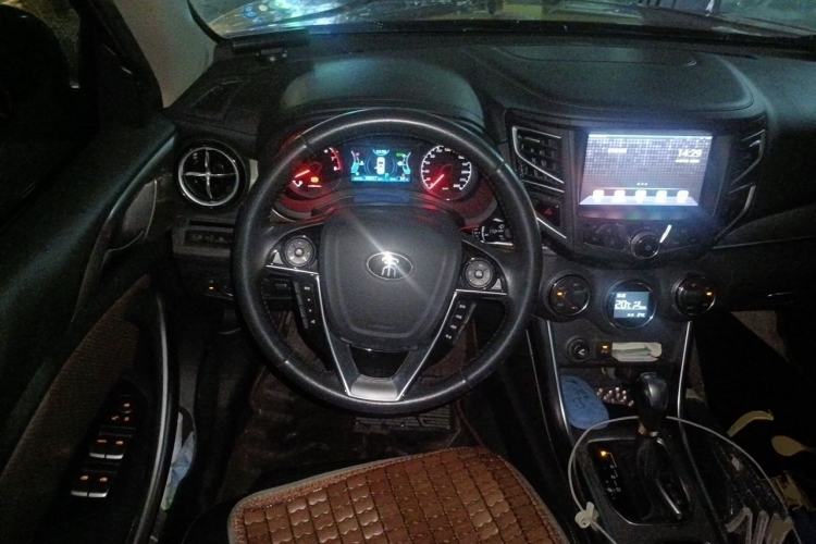 Used BYD Song 2016 GaiShi Edition 1.5TID Automatic Elite Model Steering Wheel