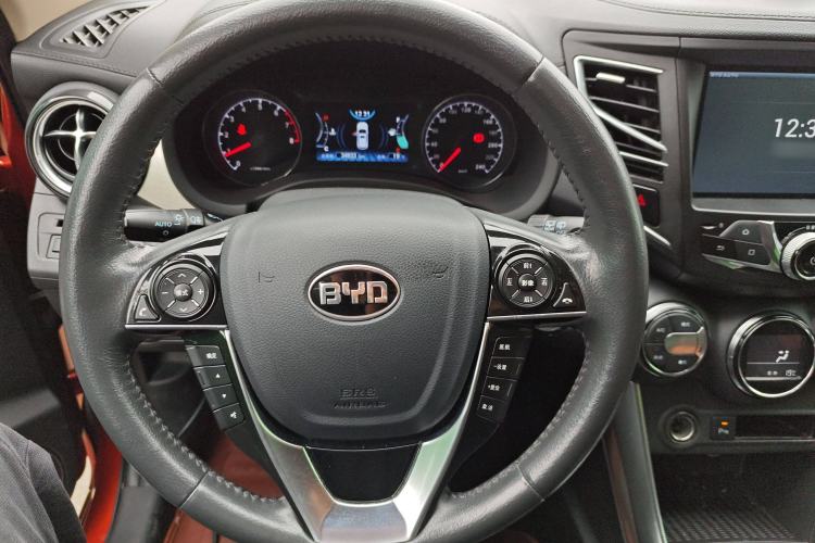 Used BYD Song 2016 1.5TI Manual Luxury Model Steering Wheel
