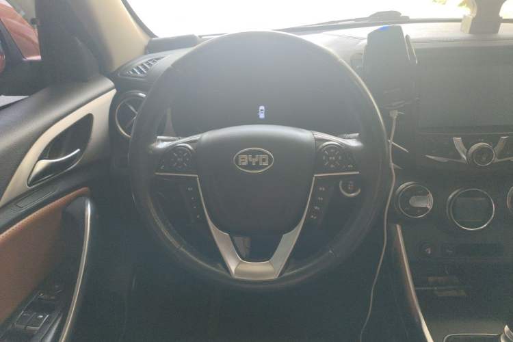 Used BYD Song 2016 1.5TI Manual Luxury Model Steering Wheel