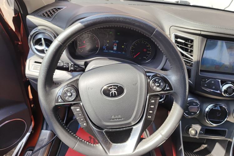 Used BYD Song 2016 GaiShi Edition 1.5TI Manual Elite Model Steering Wheel