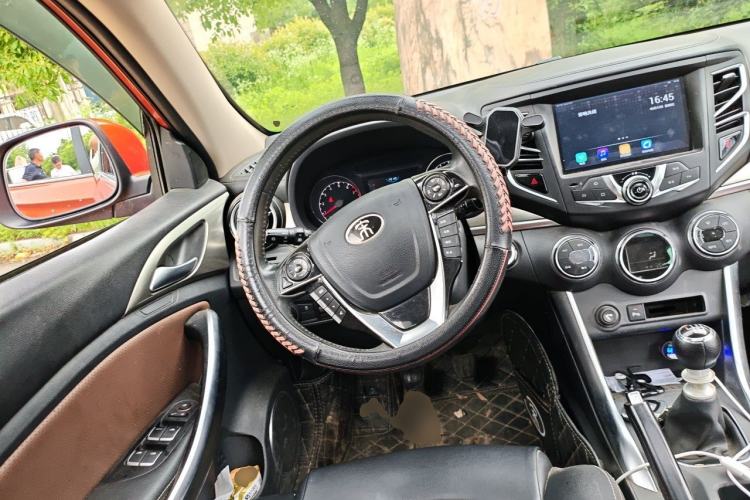 Used BYD Song 2016 GaiShi Edition 1.5TI Manual Elite Model Steering Wheel