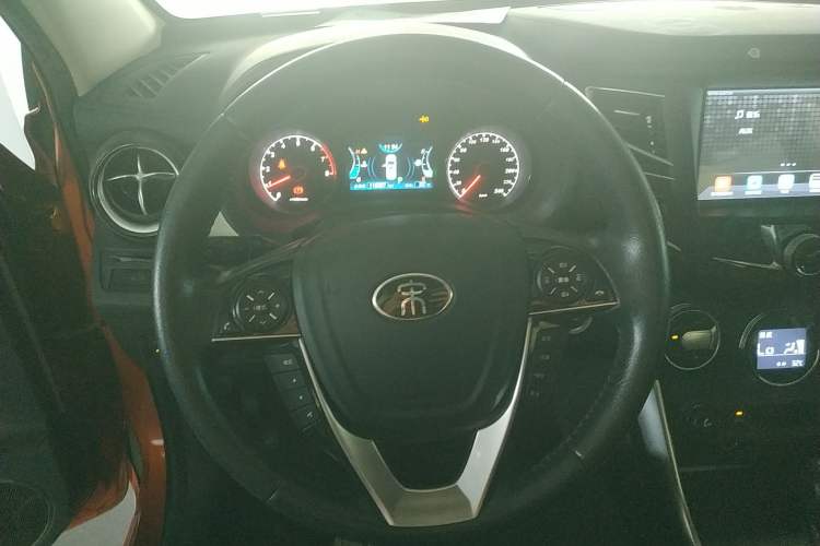 Used BYD Song 2016 GaiShi Edition 1.5TID Automatic Elite Model Steering Wheel