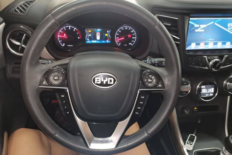 Used BYD Song 2016 1.5TI Manual Luxury Model Steering Wheel