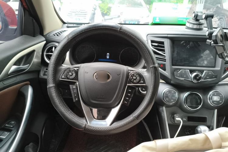 Used BYD Song 2016 GaiShi Edition 1.5TID Automatic Elite Model Steering Wheel