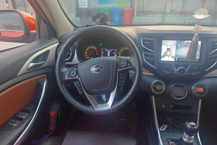 Used BYD Song 2016 1.5TI Manual Luxury Model Steering Wheel