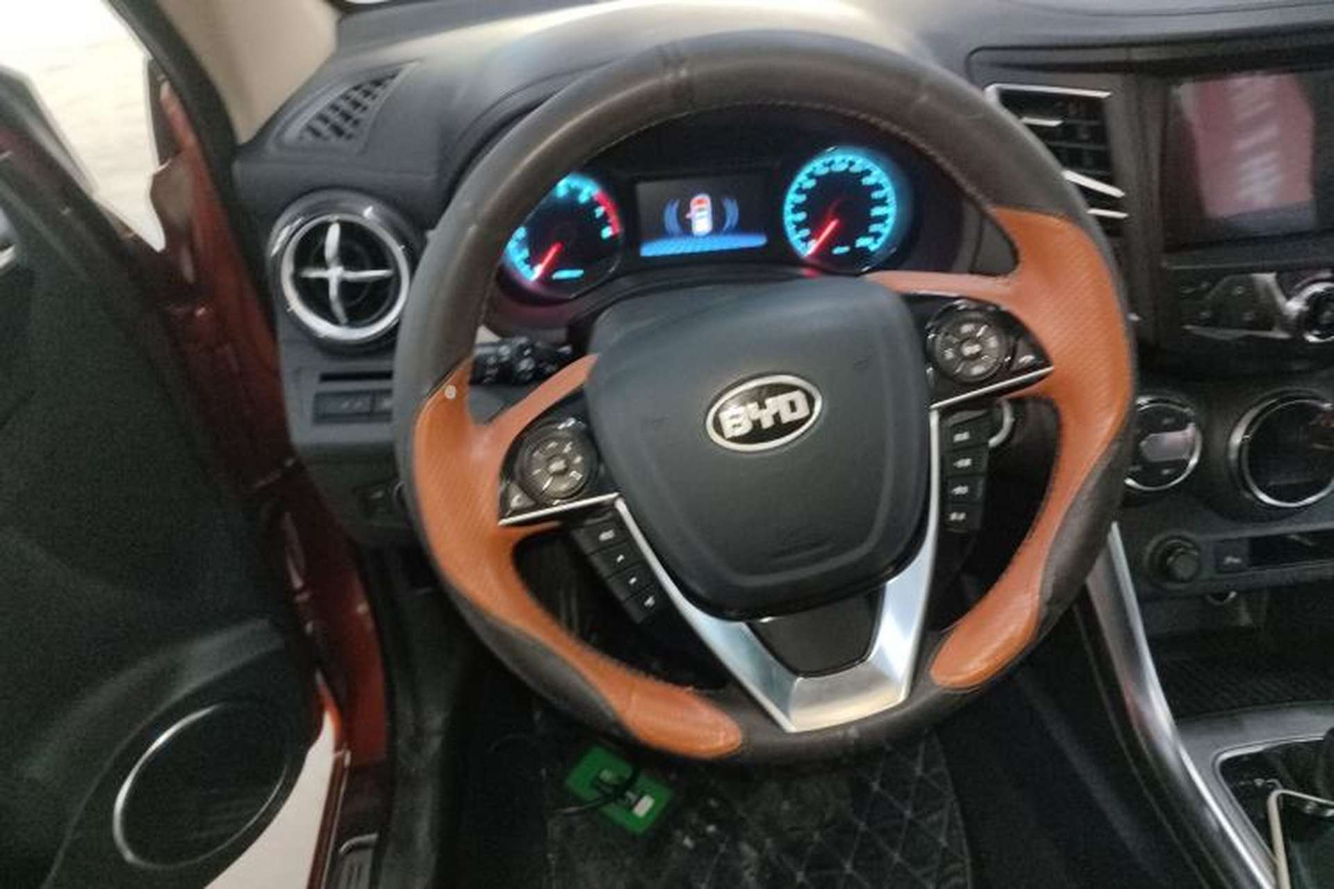 Used BYD Song 2016 2.0TID Automatic Prestige Edition Steering Wheel