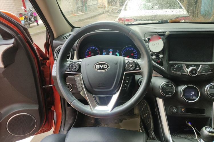 Used BYD Song 2016 1.5TI Manual Luxury Model Steering Wheel
