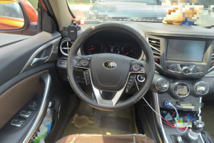 Used BYD Song 2016 GaiShi Edition 1.5TI Manual Elite Model Steering Wheel